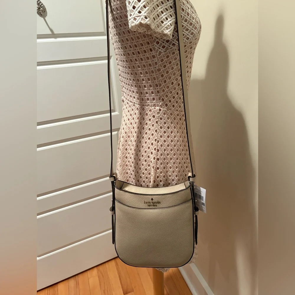 NWT Kate Spade Leila Pebbled Leather Crossbody Bag in Light Sand